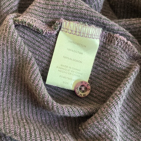 RVCA ladies ribbed, long, sleeved T with hood and three-quarter button up. - Picture 6 of 9